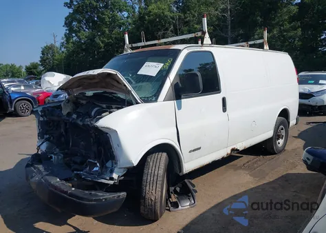 2004 Chevrolet Express z USA, uszkodzony, nr VIN 1GCHG35U241143060